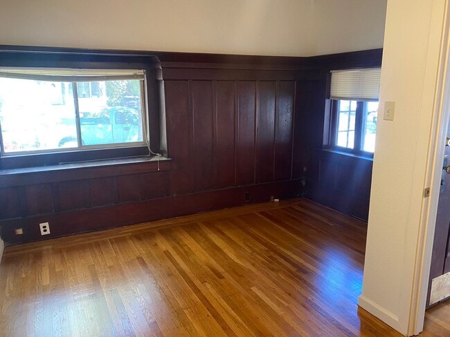 Building Photo - Charming & Bright 3 Bedroom 1 Bathroom Home Walking Distance to SJSU