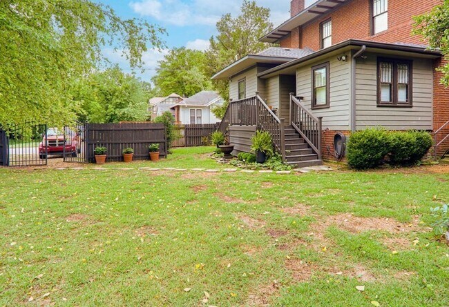 Building Photo - 708 N Highland Ave