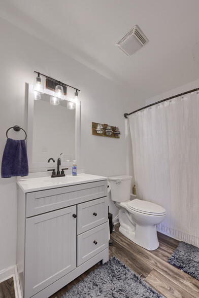 Building Photo - 76 Persian Lilac Dr