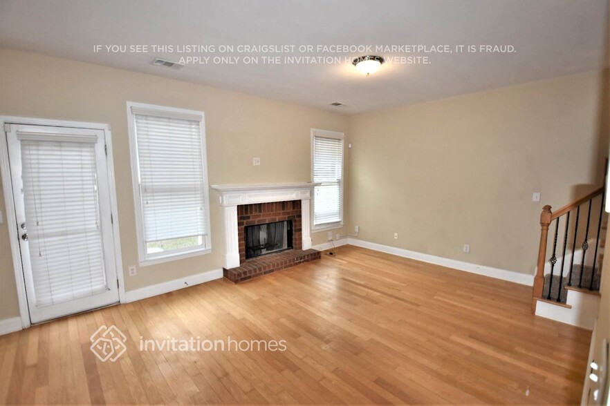 Building Photo - 2115 Washington Dr