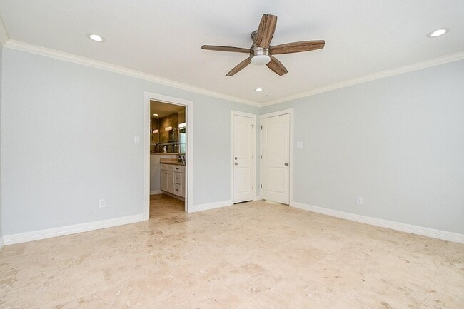 Building Photo - 707 Thistlewood Dr