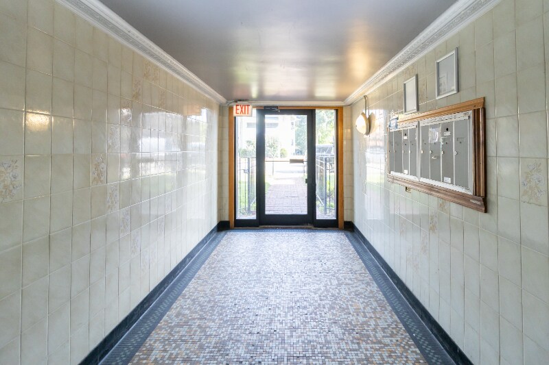 Building Photo - 6830 S Jeffery Blvd