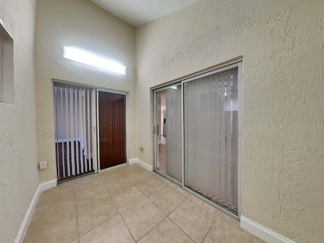 Building Photo - 11313 SW 74th St