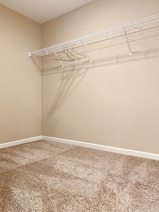 Building Photo - Beautiful & Nearly new SW Chalco area 4 bed Two Story