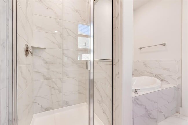 Building Photo - 5853 Bianca Dr