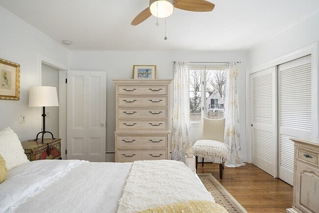 Building Photo - 13 Broadway Ave