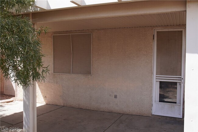 Building Photo - 10015 San Gervasio Ave