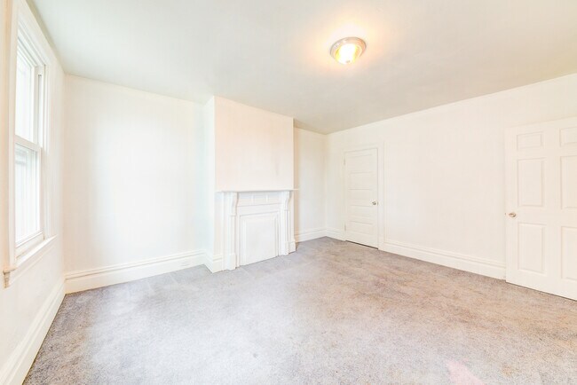 Building Photo - 103 Harwood St