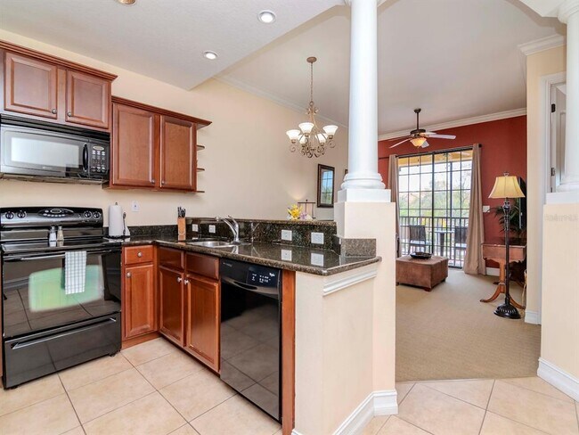 Building Photo - 13941 Clubhouse Dr