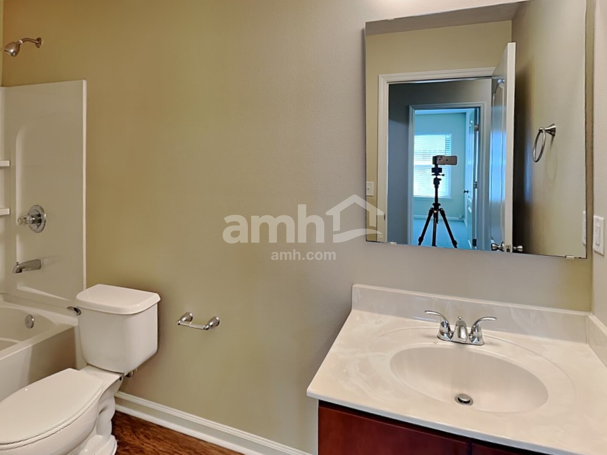 Building Photo - 12607 Wooded Bluff Ct