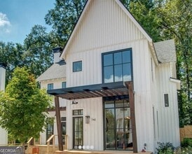 Building Photo - 740 Belt Loop SE