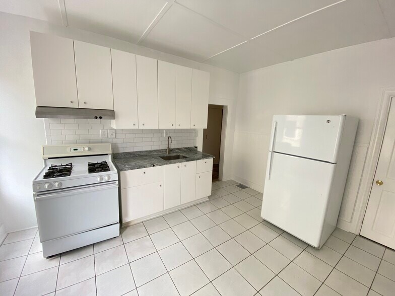 Building Photo - 23 Union Ave