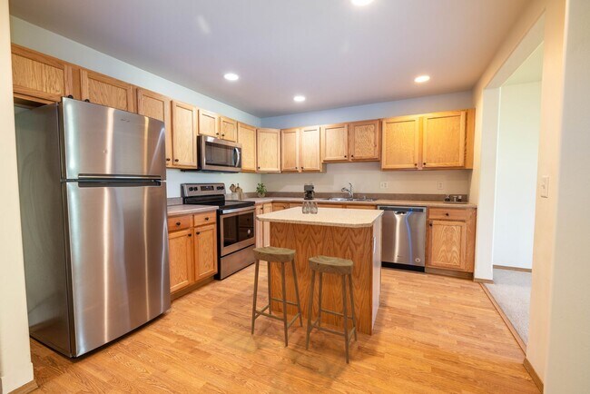 Building Photo - 2969 Warbler Way