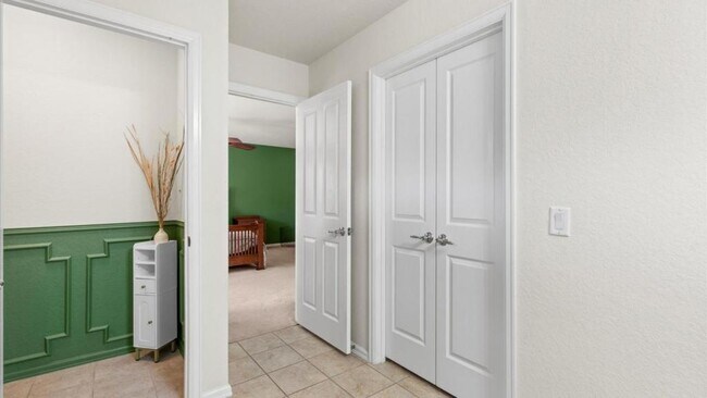 Building Photo - 600 Planters Pass