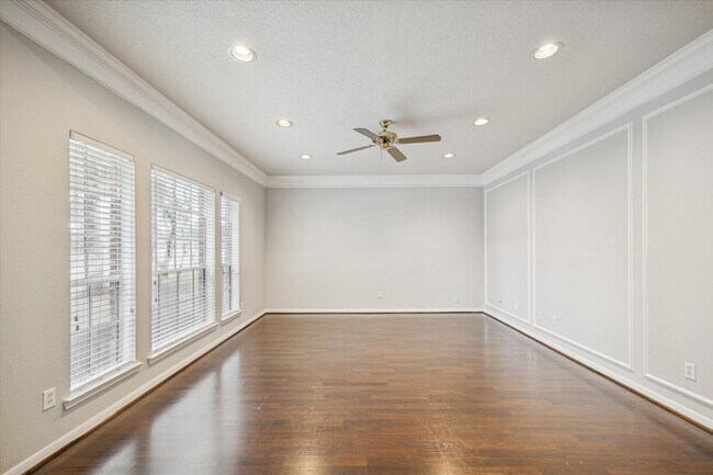 Building Photo - 25126 Barmby Dr