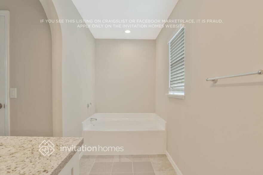 Building Photo - 10 Tamiami Way