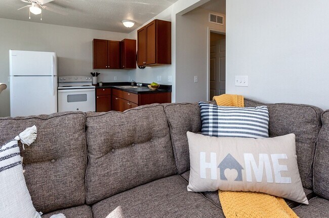 Building Photo - 3 Bedroom, Single-story Townhomes for rent...