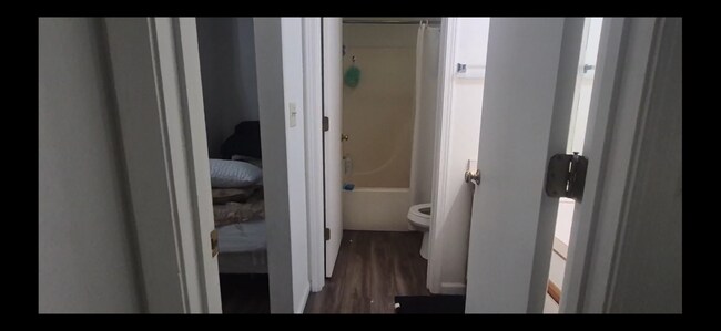 Building Photo - 1 Bed 1 Bath unit