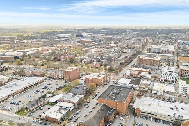 Building Photo - 145 E. Magnolia, Unit 311