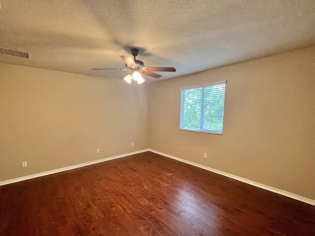 Building Photo - 2552 Marshfield Ct