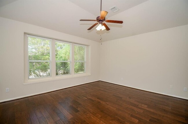 Building Photo - 2826 Firecrest Dr