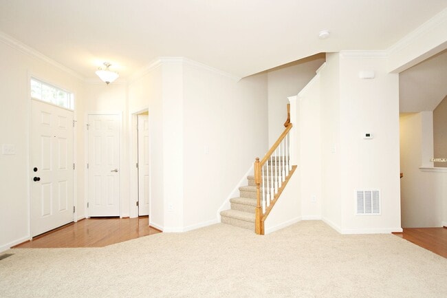 Building Photo - Pet-Friendly Townhome Near UVA Medical Center