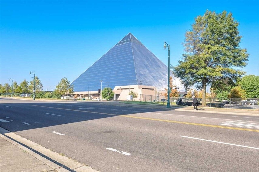 Building Photo - 440 N Front St