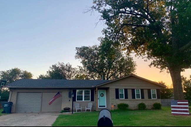 Building Photo - 329 N Date St