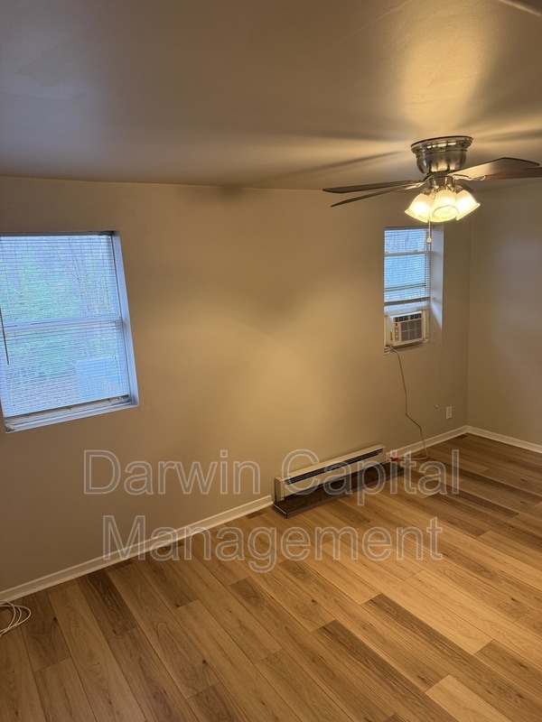 Building Photo - 658 Tara Dr