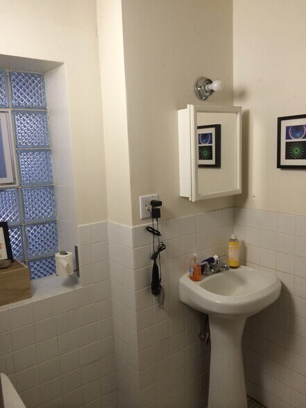 Building Photo - 905 N Rockwell St