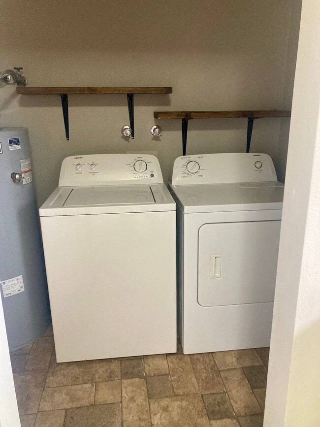 Building Photo - Owyhee St