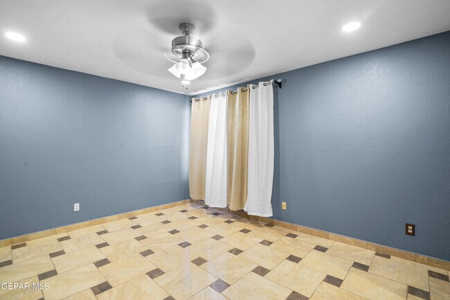 Building Photo - 1325 James Dudley Dr