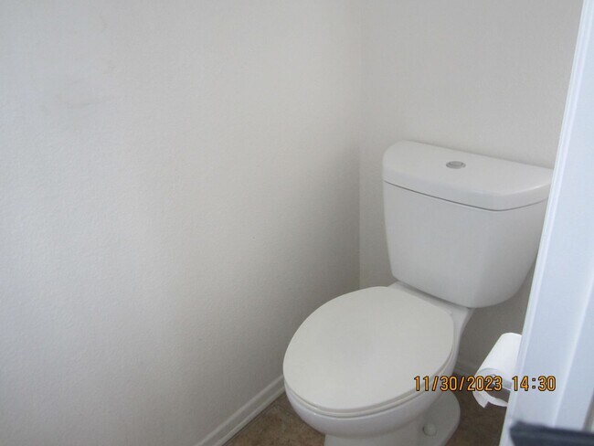 Building Photo - SPACIOUS PLACENTIA TOWNHOME
