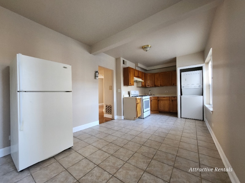 Building Photo - 4840 W Adams St