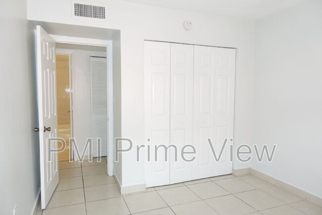 Building Photo - 495 NW 72nd Ave