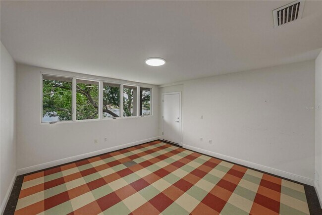 Building Photo - 838 Monterey Blvd NE