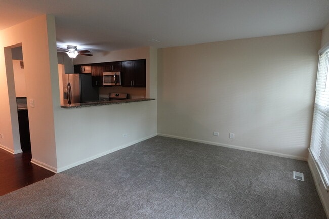Building Photo - 1070 Woodhill Ct