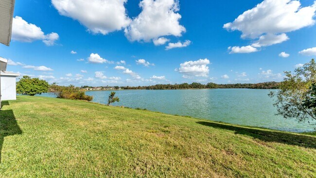 Building Photo - Waterfront home for RENT! 4 bed/2.5 bath