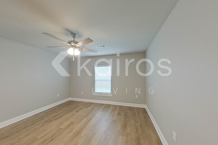 Building Photo - 13790 Pinyon Dr
