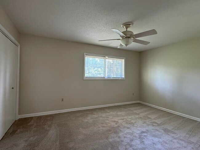 Building Photo - 5659 Hinton Pl
