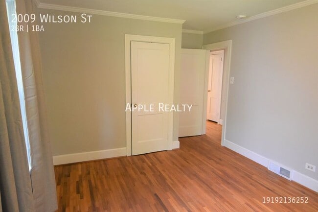 Building Photo - 2009 Wilson St