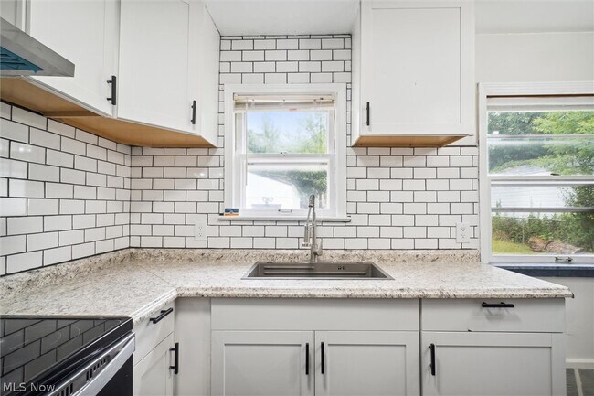 Building Photo - 5359 West Blvd