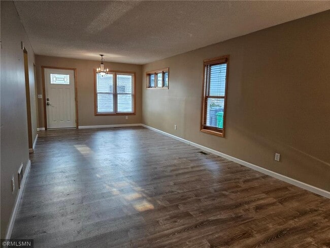 Building Photo - 614 S 19th Ave