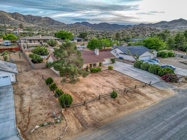 Building Photo - 57731 San Tropeze Dr