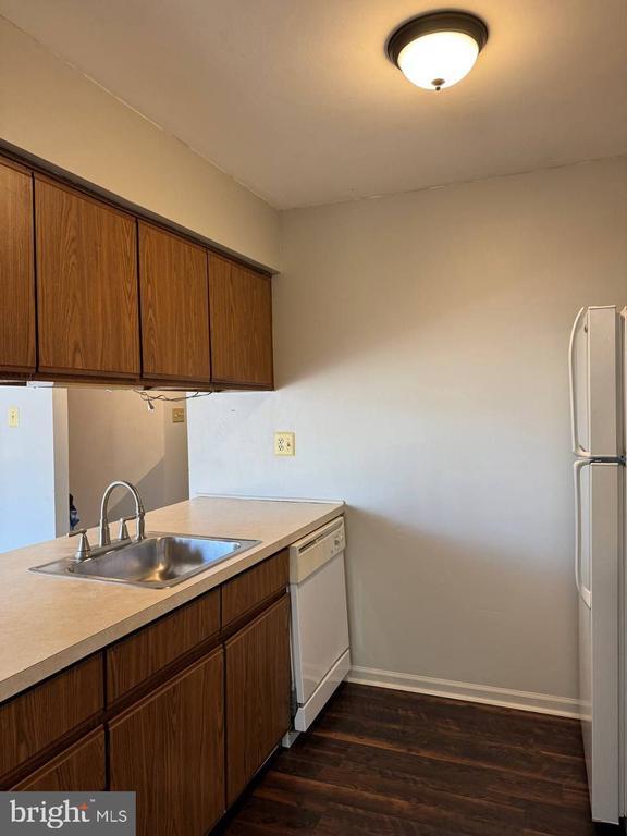 Building Photo - 721 Timber Ln