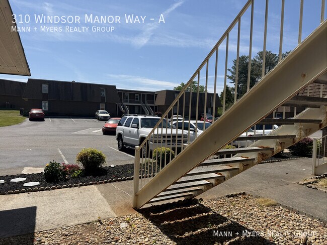 Building Photo - 310 Windsor Manor Way