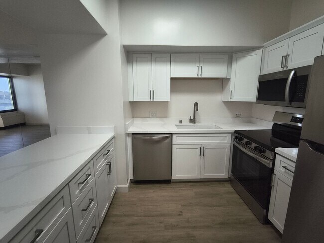 Building Photo - Newly Renovated Spacious 1BD/1 BA Property Available for Rent!!!