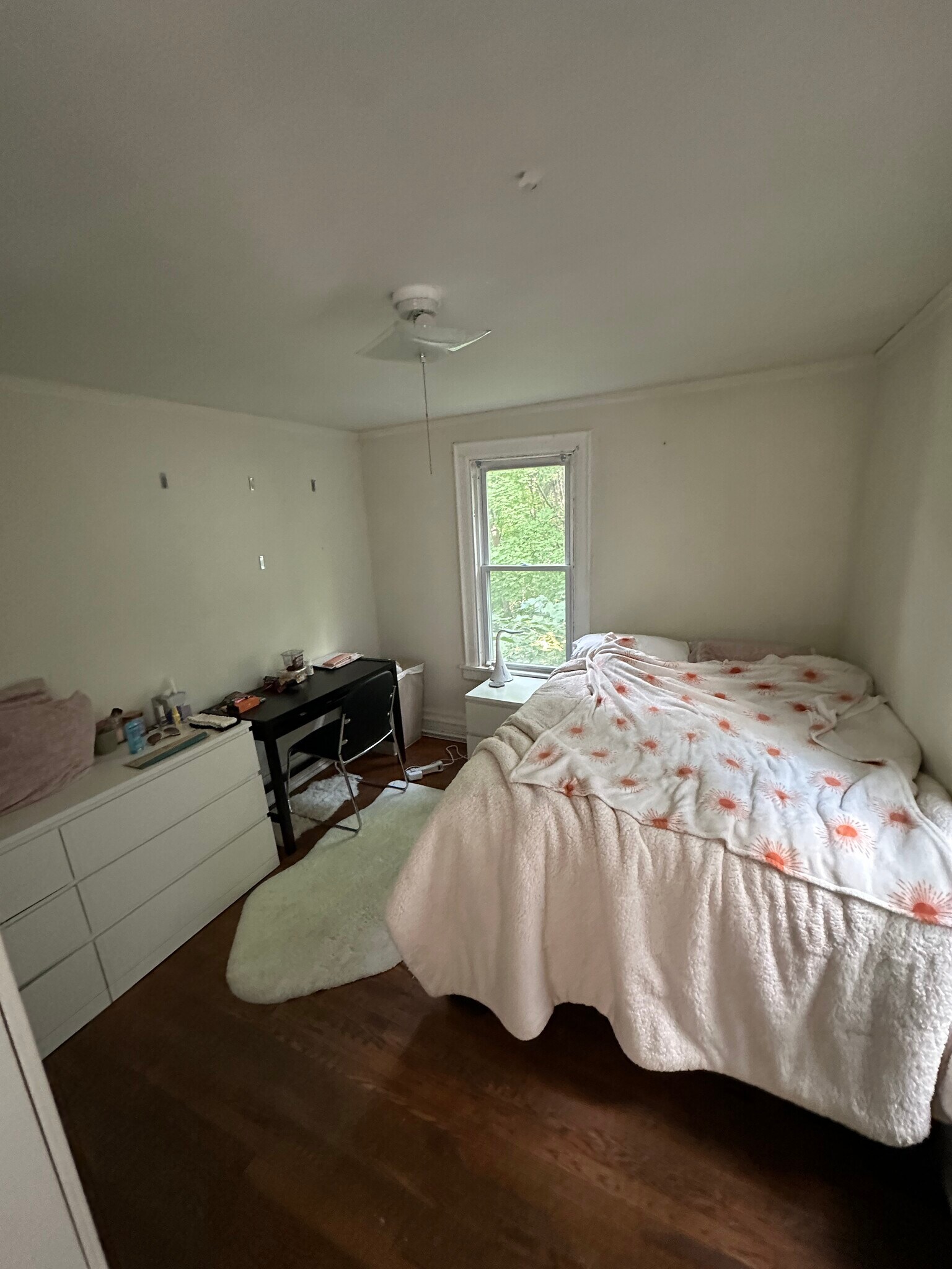 Building Photo - 130 University Ave