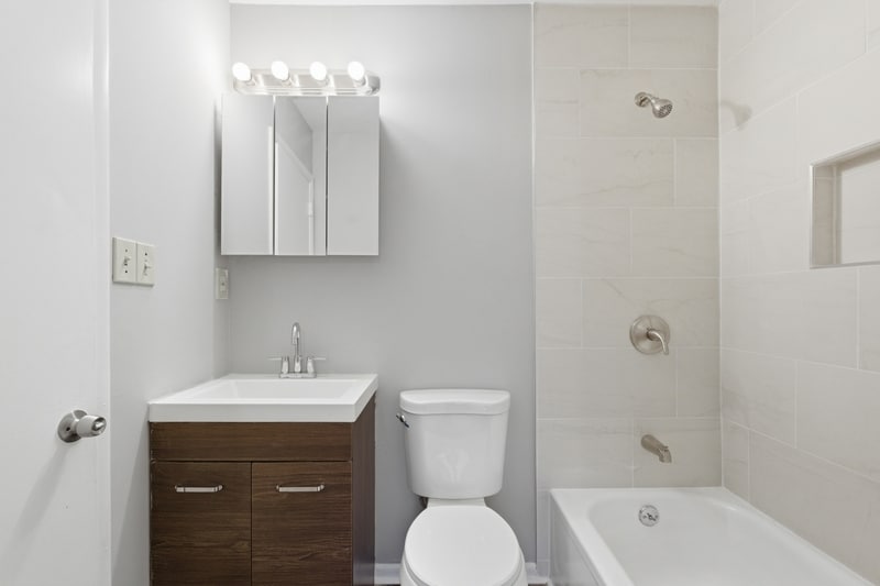 Building Photo - 8870 Pennsbury Pl