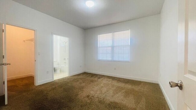 Building Photo - 1595 Cumin Dr